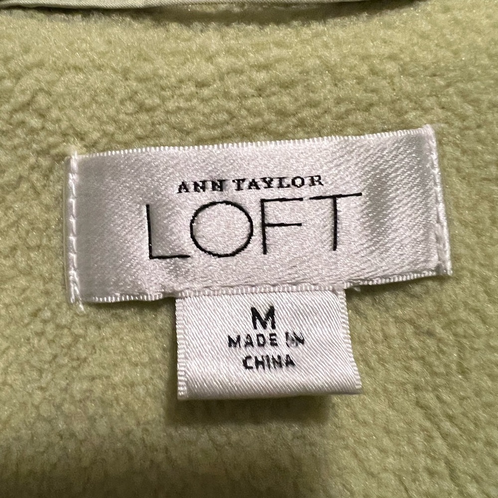 LOFT Pale Green Puffer Vest for Women - Picture 5 of 6